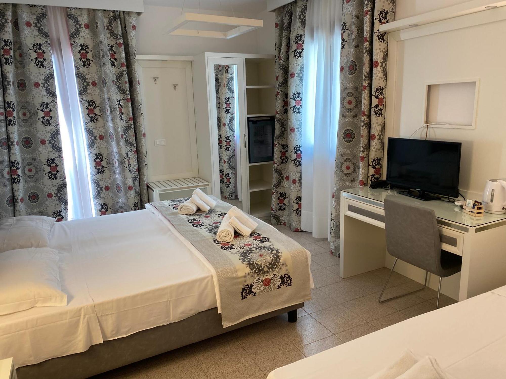 Adria Hotel 3*